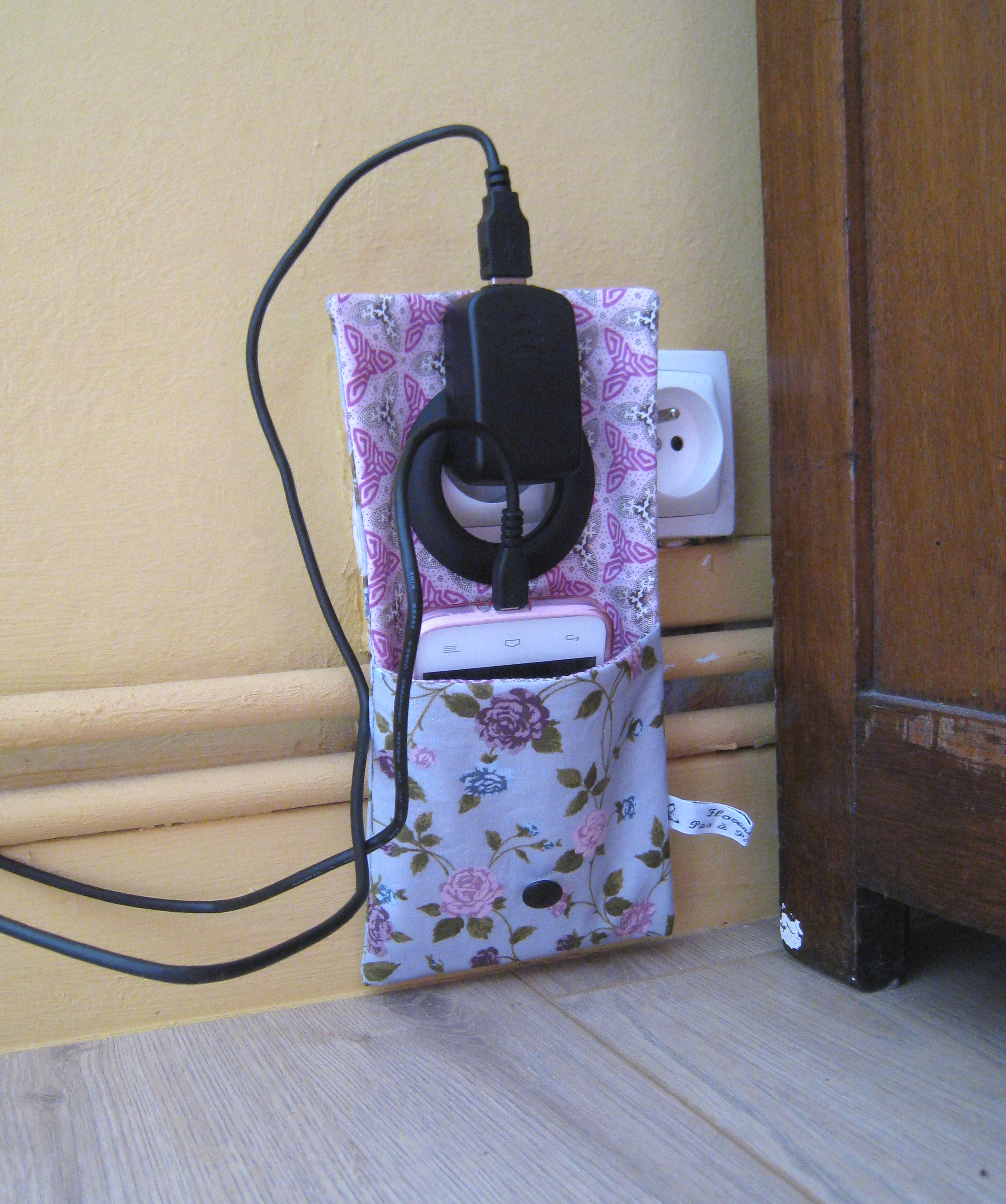 DIY : Mon porte-chargeur joli et très pratique ! - Ma petite